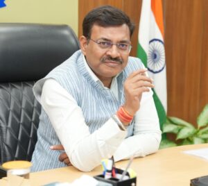 मुख्य सचिव श्री आनन्द बर्द्धन ने सोमवार को सचिवालय में स्वास्थ्य एवं चिकित्सा शिक्षा विभाग की समीक्षा की।