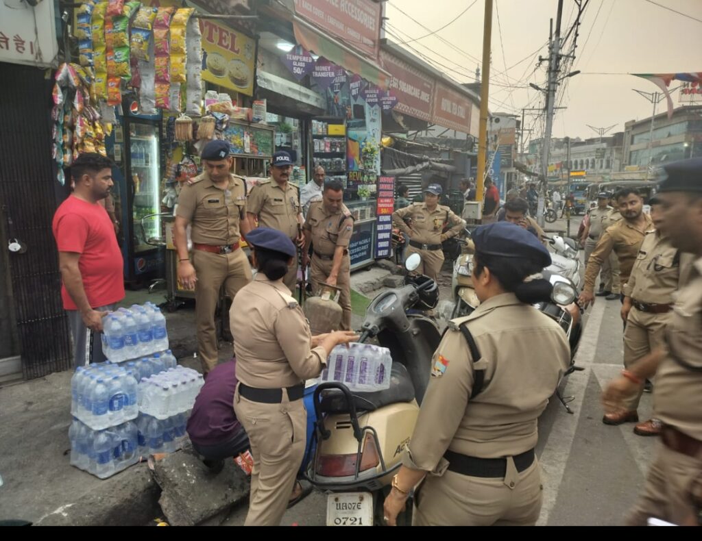 अस्थाई अतिक्रमण के विरुद्ध दून पुलिस की बड़ी कार्यवाही