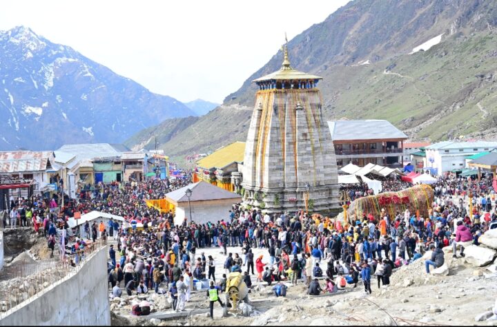 केदारनाथ में लगा बाबा के भक्तों का तांता