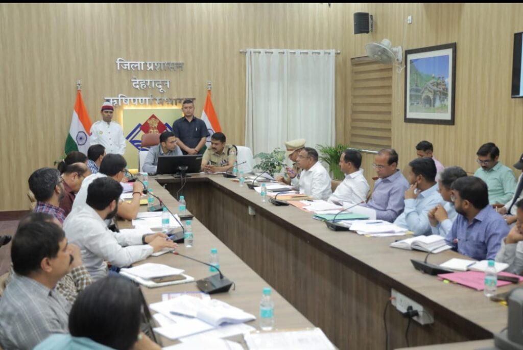 जन दुर्घटनाओं जन जहमत का कारकः ब्रह्मकमल चौक, जिला प्रशासन ने किया रातोरात तटस्थ