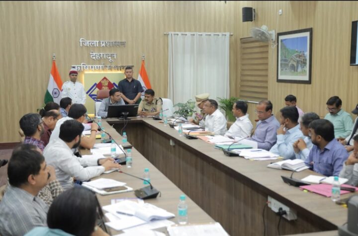 जन दुर्घटनाओं जन जहमत का कारकः ब्रह्मकमल चौक, जिला प्रशासन ने किया रातोरात तटस्थ