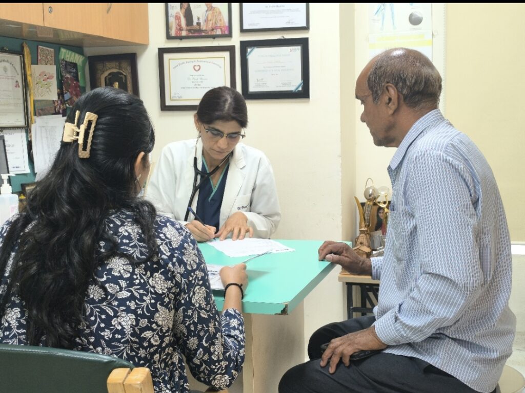 मैक्स अस्पताल, देहरादून ने विश्व हाइपरटेंशन दिवस पर चलाया जागरूकता अभियान: डायबिटीज और दिल की मरीजों के लिए बीपी जांच को बताया जरूरी